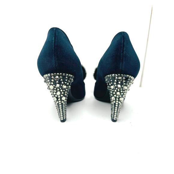 Louis Vuitton Black Blue Nuit Frill Mink Pompom Pumps Heels Size 35.5 Runway - Picture 7 of 12